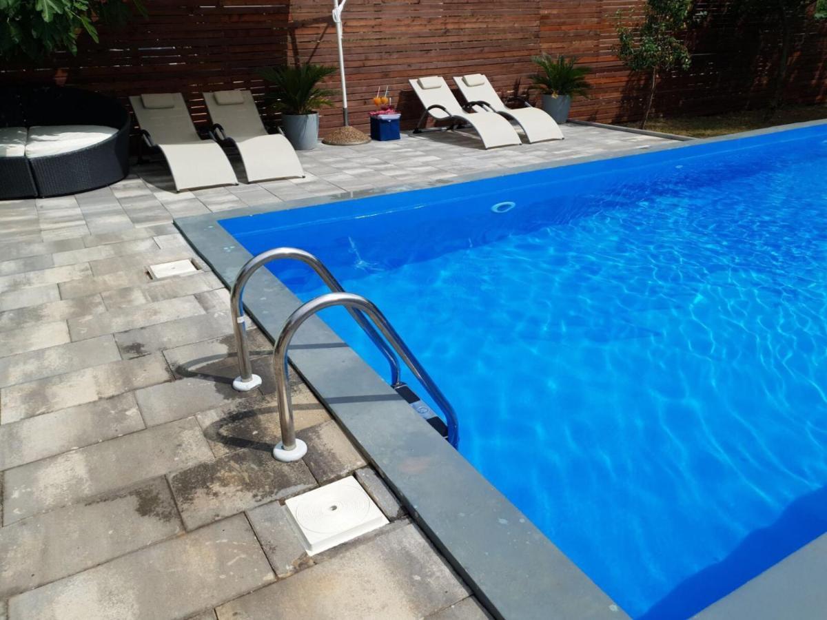 Hana Pool Only For You Loborika Exterior foto